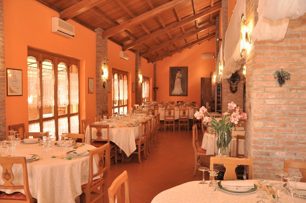 Villa Agriturismo Corte Montini à Santa Giuletta Extérieur photo